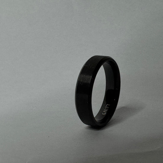 Black Plain Ring | Tungsten