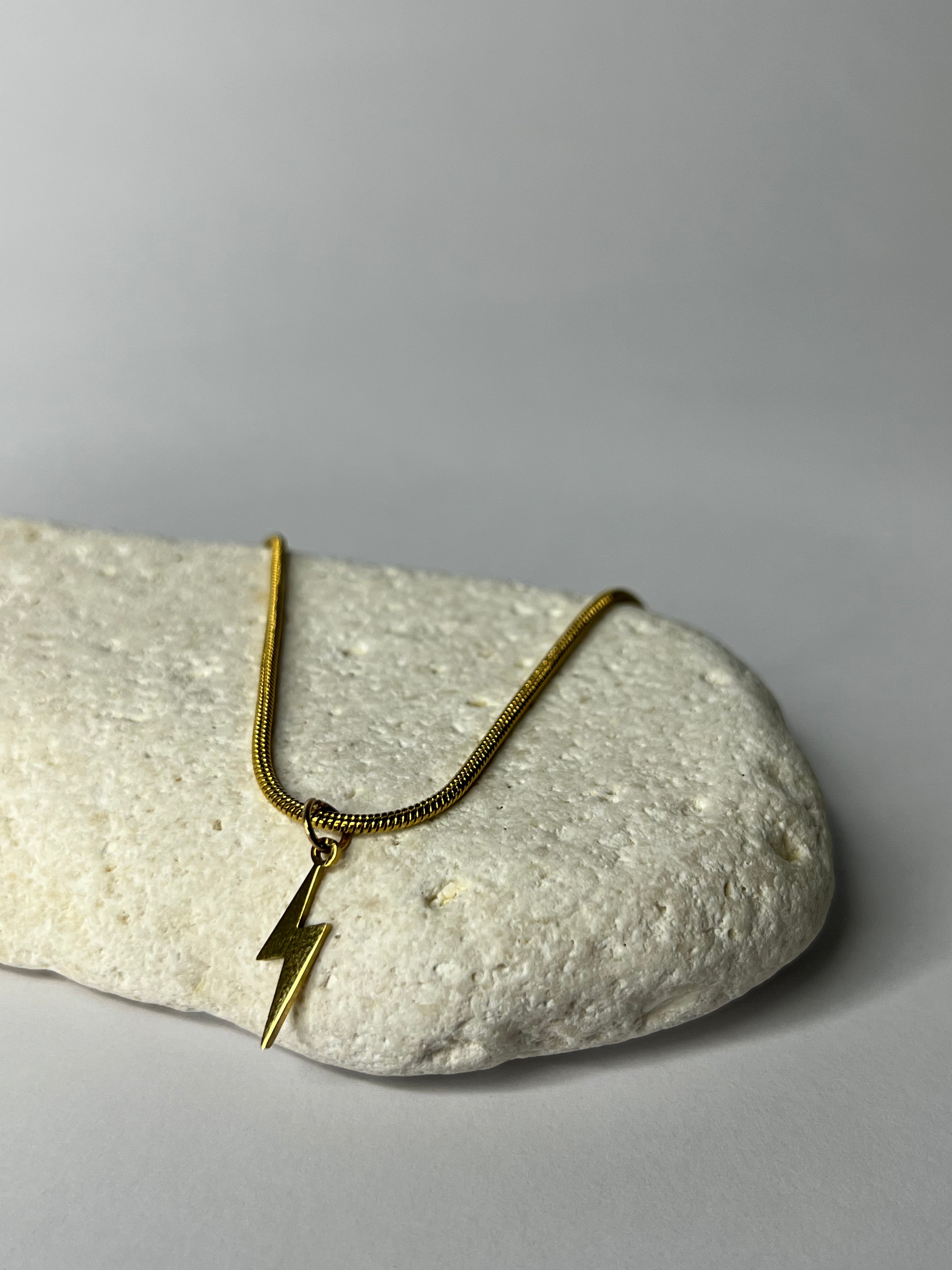 Lumina Nacre Pendant (Gold)