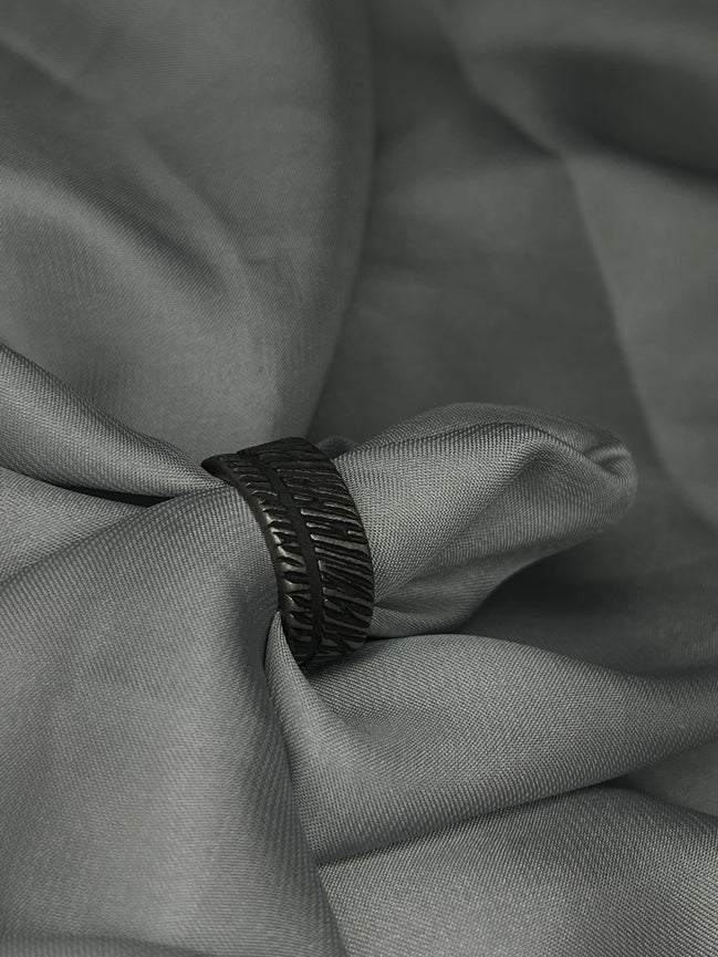 Tribal Engraved Bold Band (black)