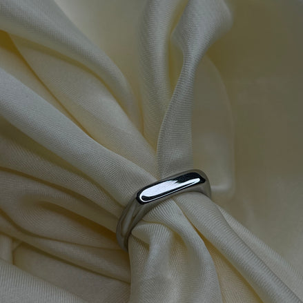 Minimalistic Bar Ring