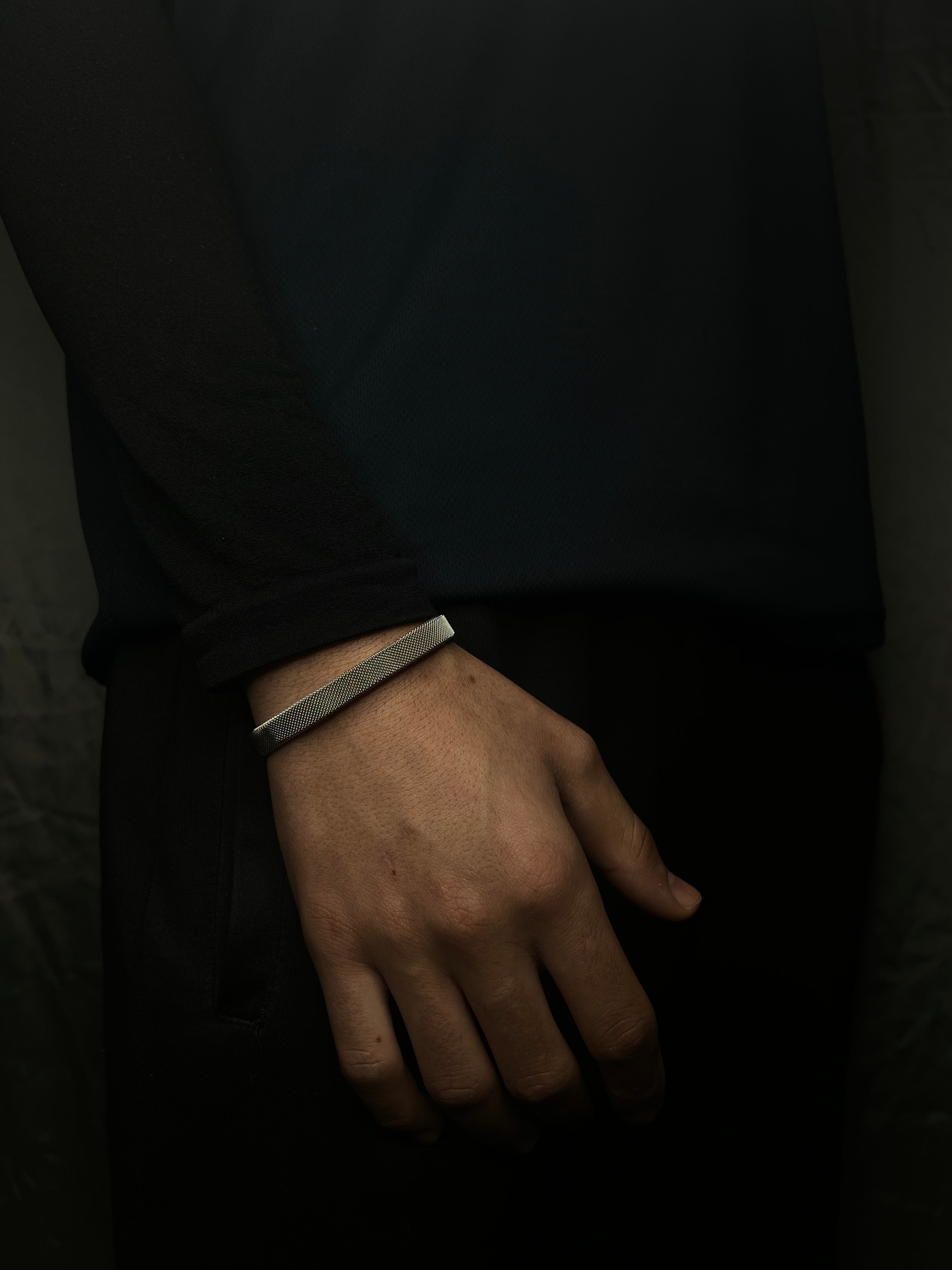 Milanese Mesh Cuff (Silver)