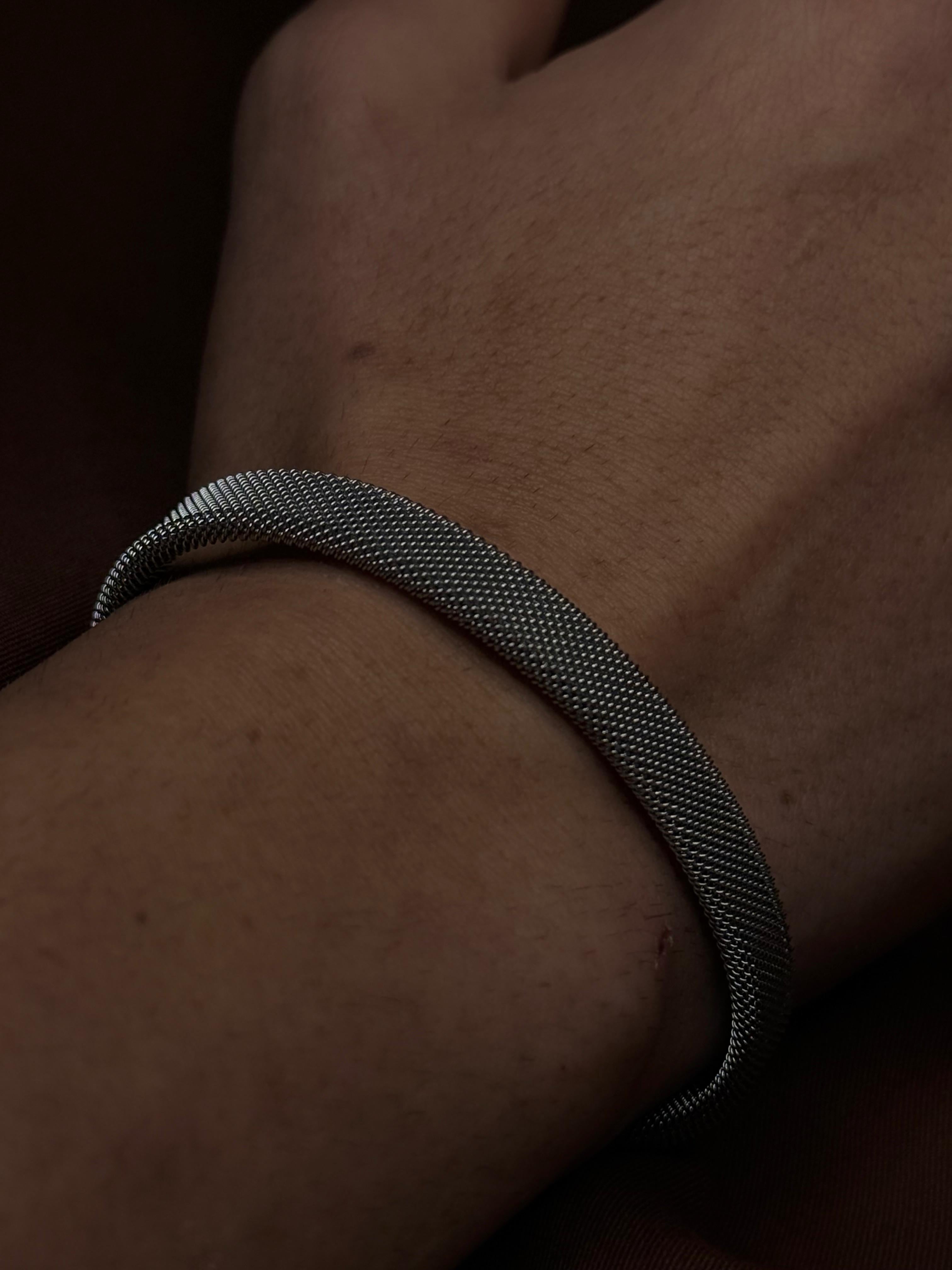 Milanese Mesh Cuff (Silver)